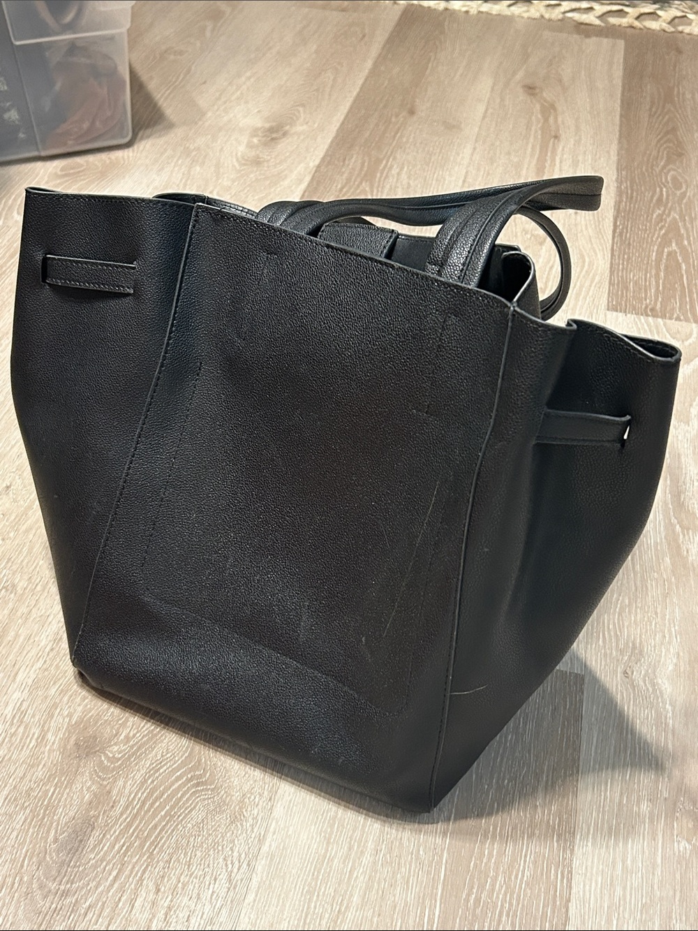 Vera New York Faux Pebbled Leather Structured Tied Accent Tote Bag - Picture 4 of 8